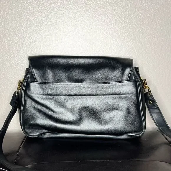 Giani Bernini Bag Leather Almost New Gold Pockets Shoulder Bag Big Purse - (EUC) - Picture 4 of 12